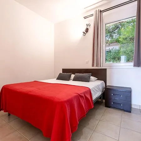 Vacanceole - Lisa Maria Sari-Solenzara