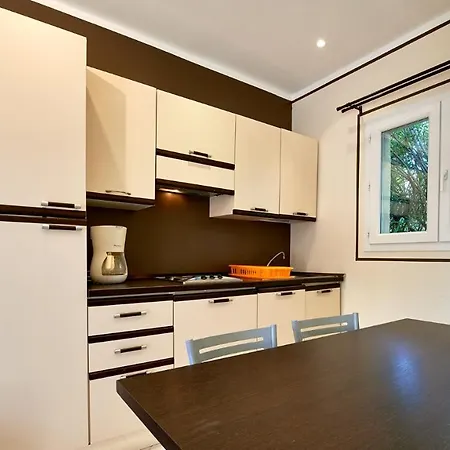 Vacanceole - Lisa Maria Sari-Solenzara