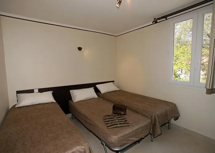 Vacanceole - Lisa Maria Sari-Solenzara