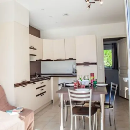 Vacanceole - Lisa Maria Sari-Solenzara