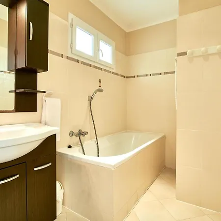 Vacanceole - Lisa Maria Vakantiepark Sari-Solenzara