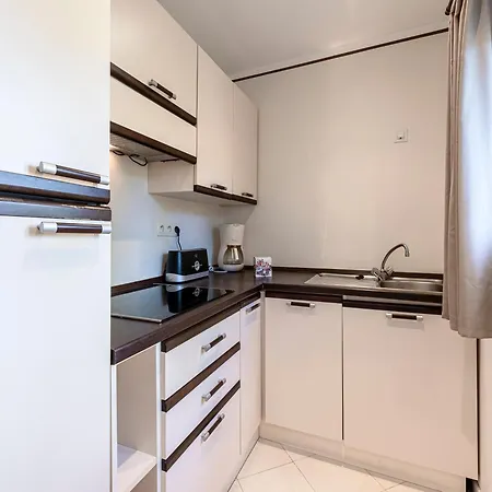 Vakantiepark Vacanceole - Lisa Maria Sari-Solenzara