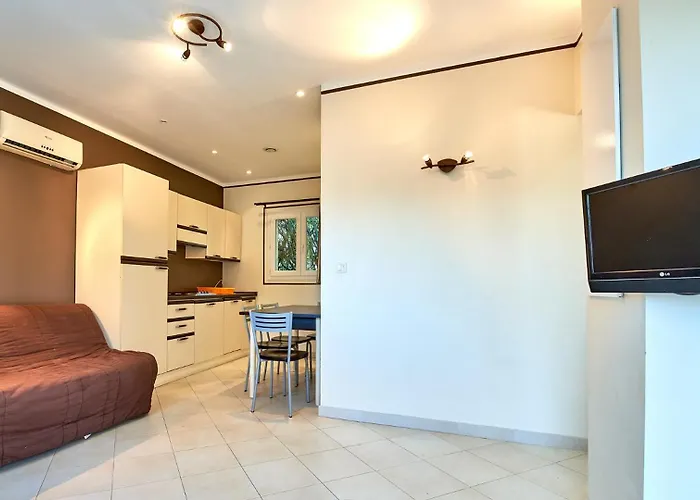 Vacanceole - Lisa Maria Sari Solenzara