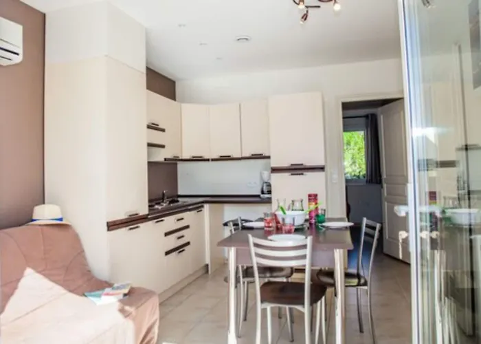 Vacanceole - Lisa Maria Sari Solenzara