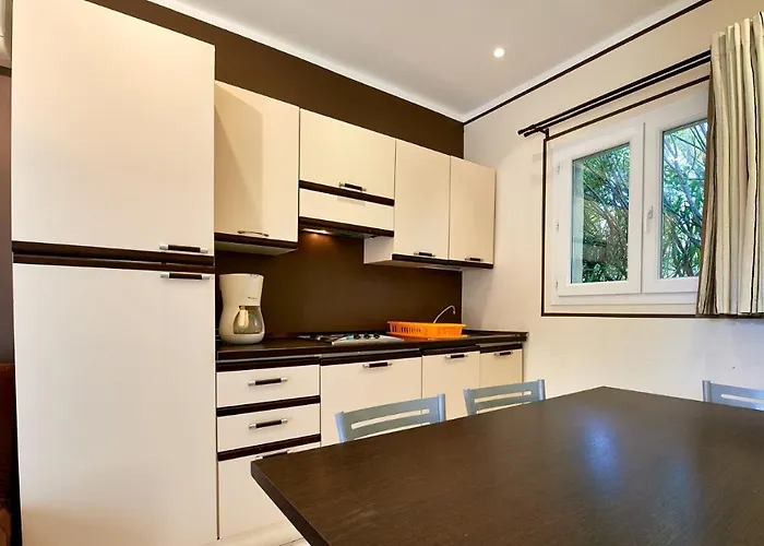 Vacanceole - Lisa Maria Sari-Solenzara